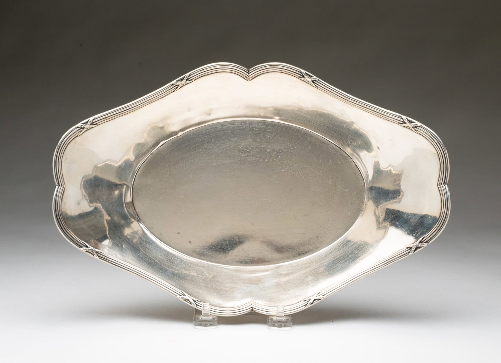 EUROPEAN 800 SILVER SCALLOPED SERVING DISH. (1 of 5)