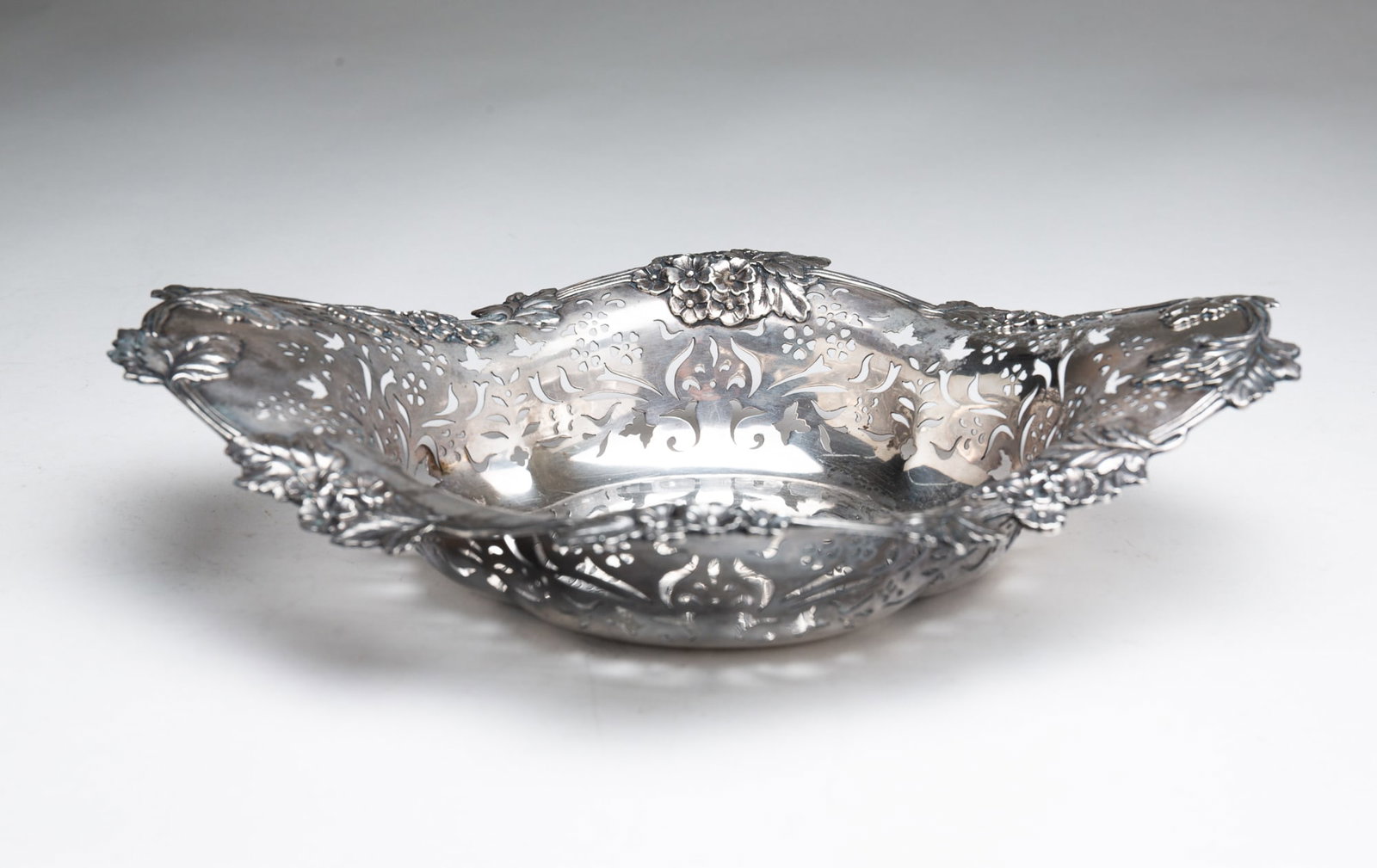HOWARD STERLING CO. OVAL RETICULATED BOWL. (1 of 7)