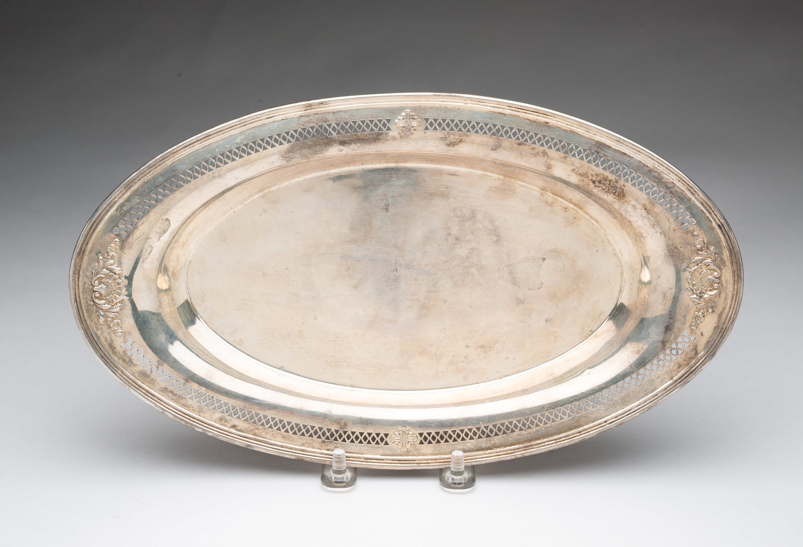 BIRKS STERLING SILVER OVAL PIERCED EDGE TRAY. (1 of 5)