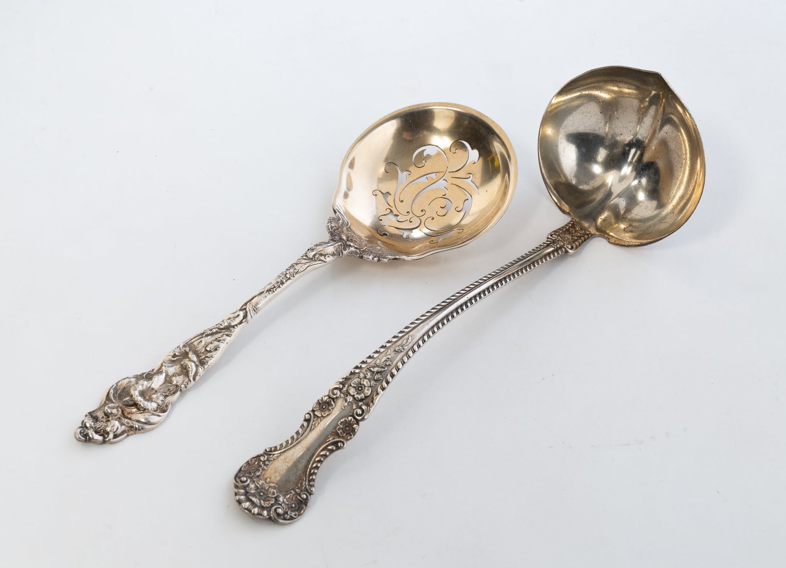 TWO AMERICAN STERLING SILVER SERVING ITEMS. (1 of 4)