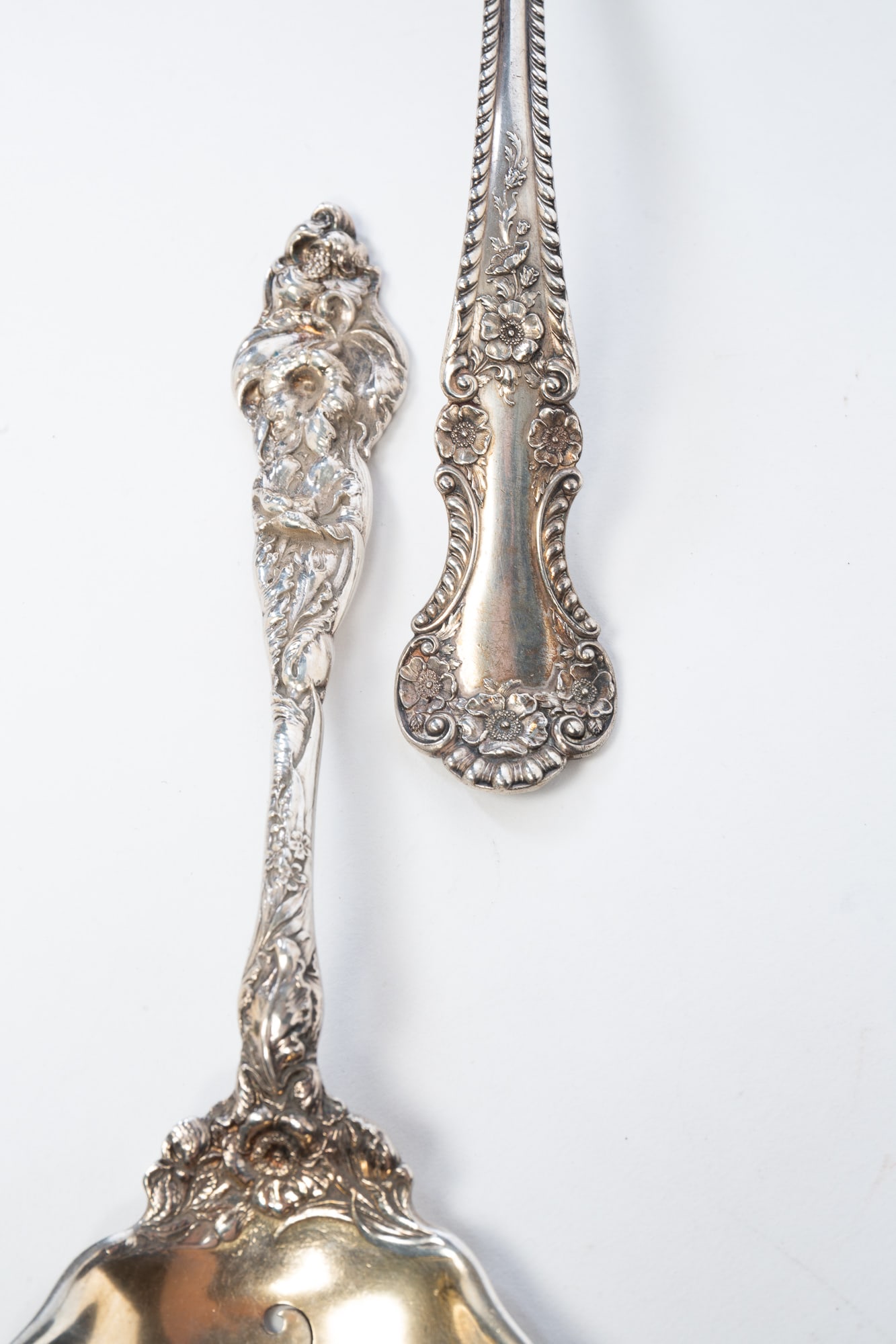 TWO AMERICAN STERLING SILVER SERVING ITEMS. - 2