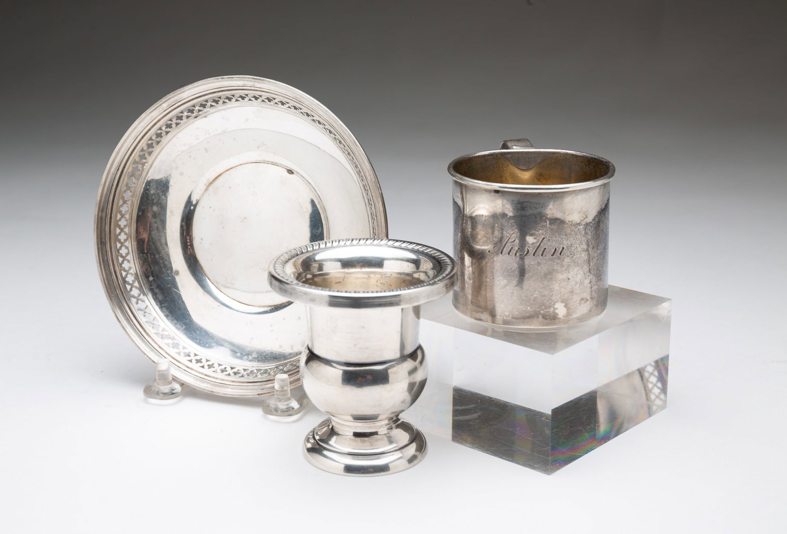 THREE STERLING SILVER ITEMS. (1 of 5)