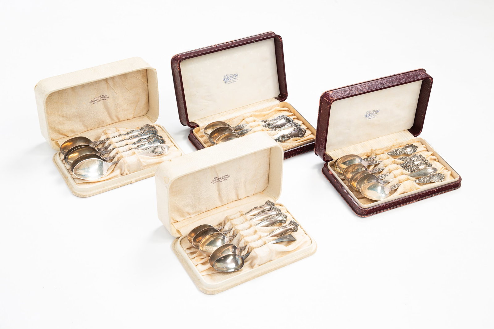 GROUP OF STERLING SILVER TEASPOONS, INCL. GORHAM.: American and English, Late 19th-early 20th Century. Includes Robert Wallace and Sons, Reed and Barton, Towle, Frank Smith Company, Gorham, and others. In various patterns. Approximately 14.2 ozt.