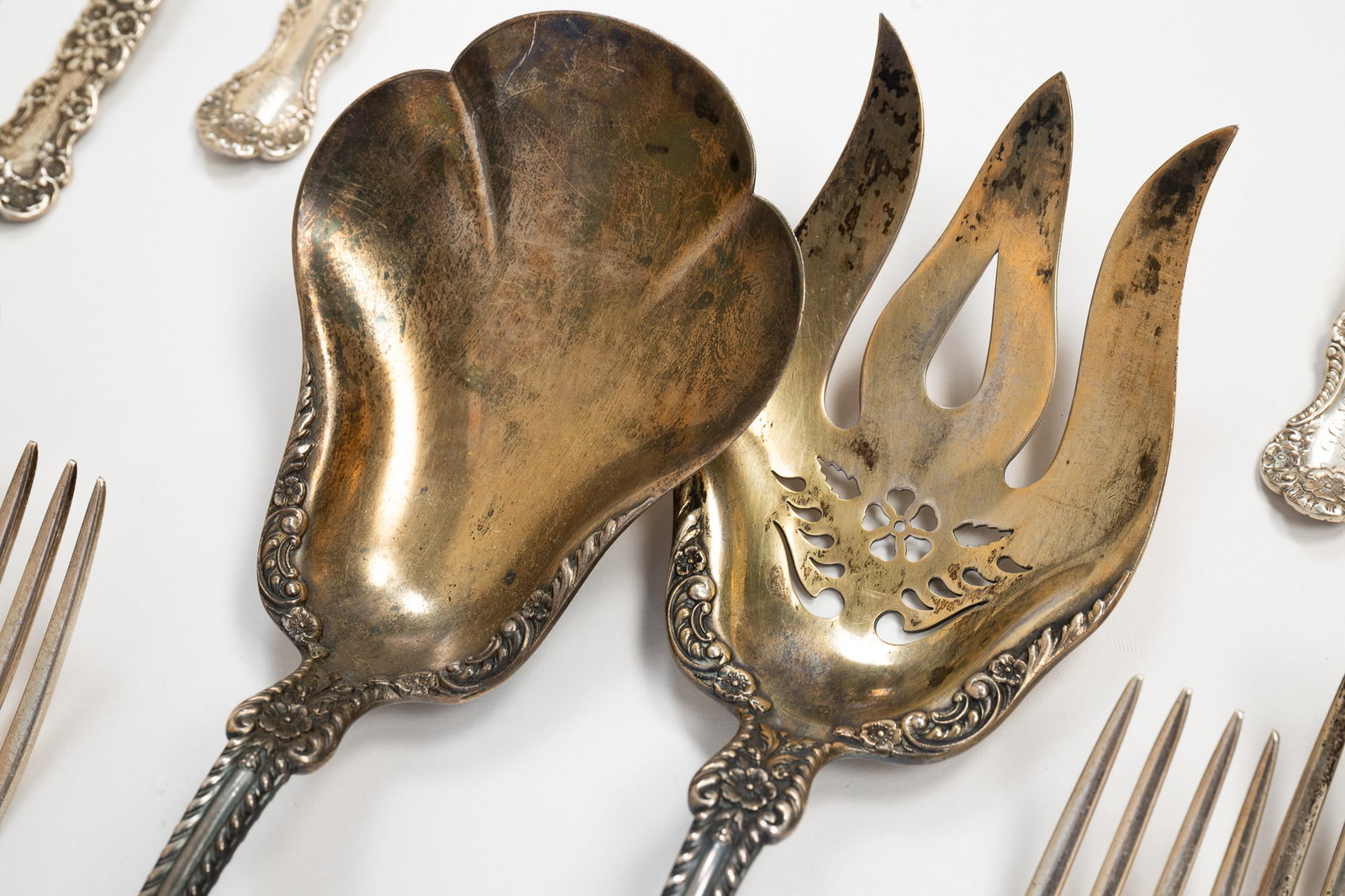 TWENTY-TWO GORHAM STERLING SILVER FLATWARE ITEMS. - 3