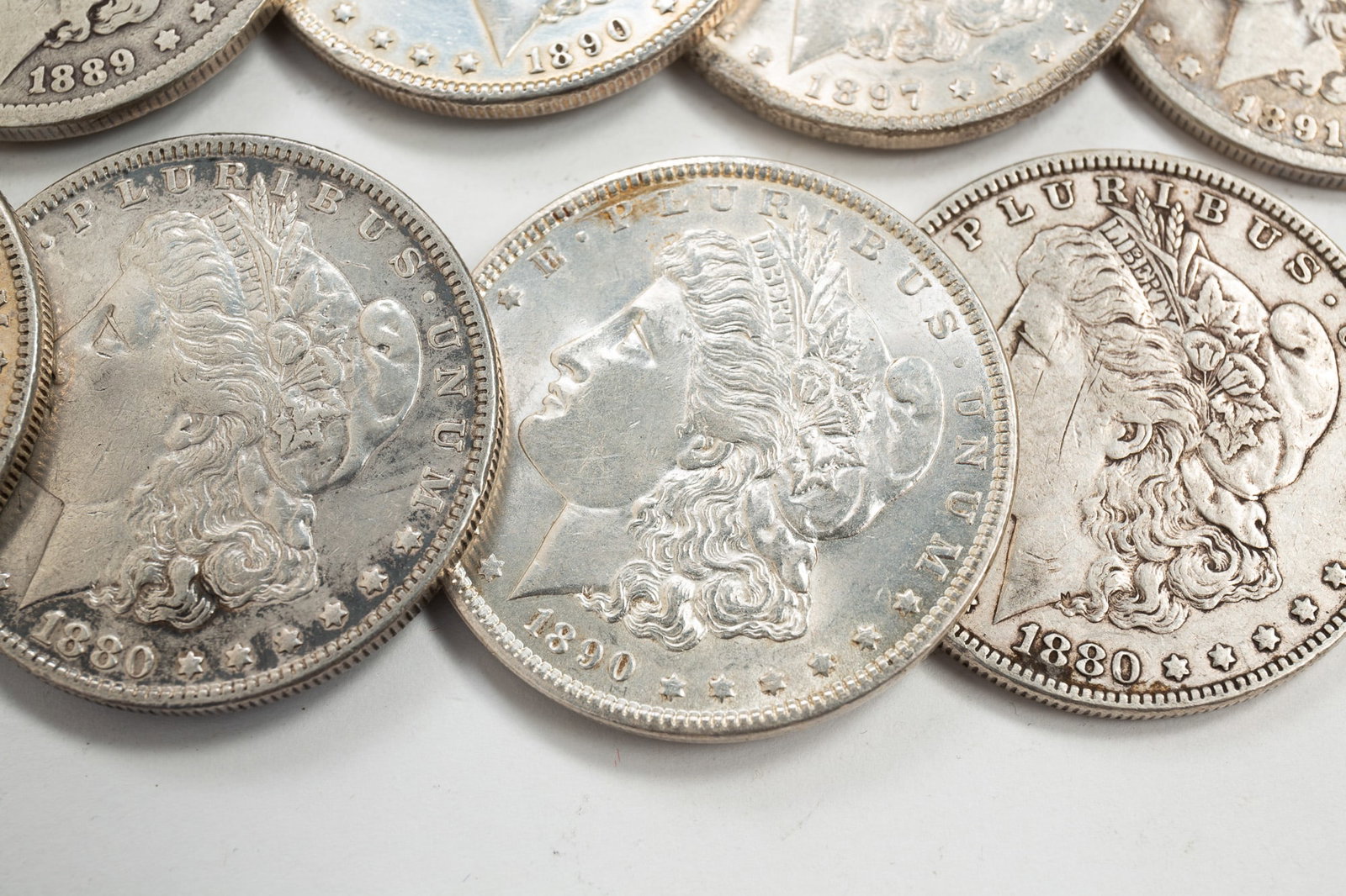 EIGHT MORGAN SILVER DOLLARS. - 3