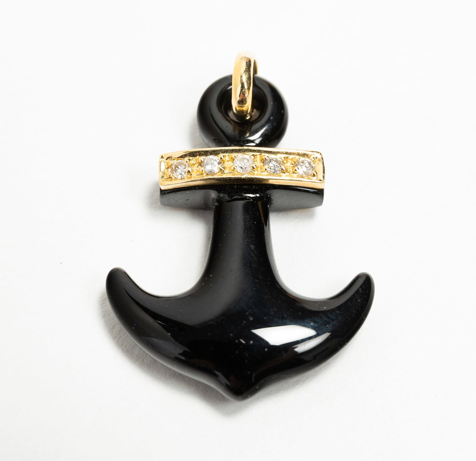 18K YELLOW GOLD BLACK AGATE AND DIAMOND ANCHOR PENDANT. (1 of 2)