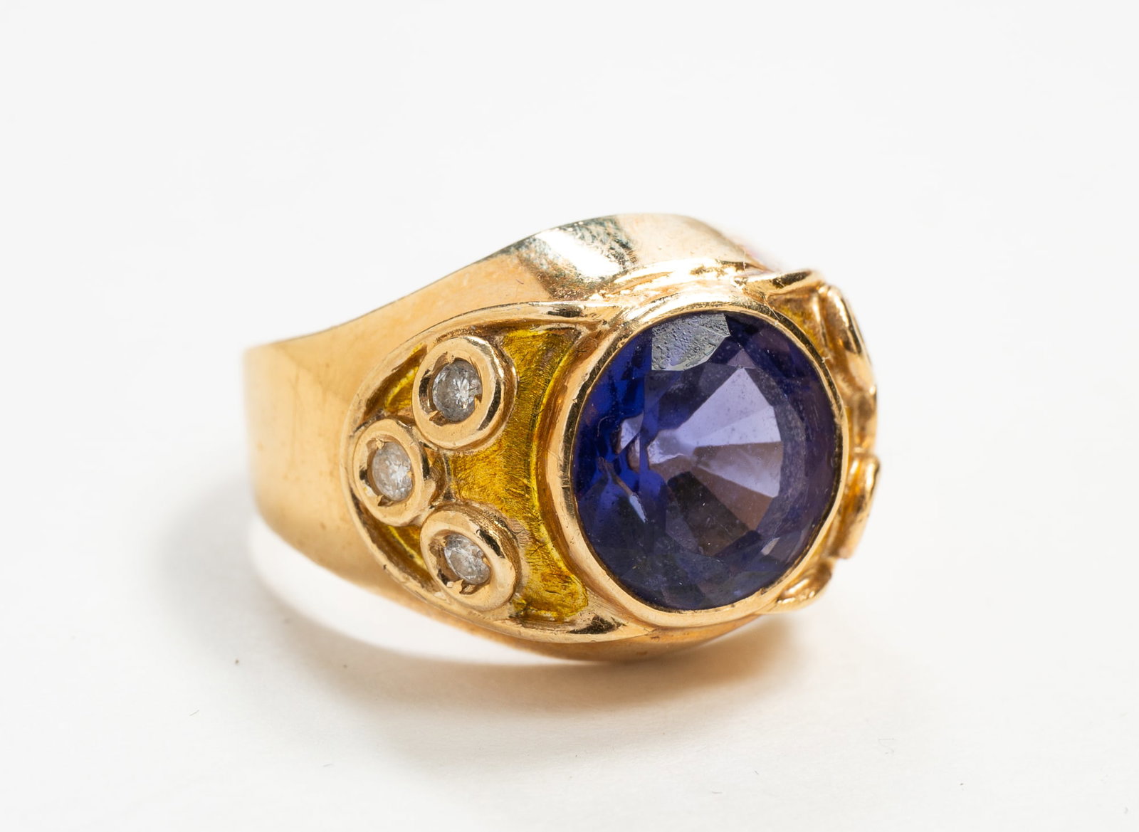 14K YELLOW GOLD TANZANITE RING. (1 of 3)