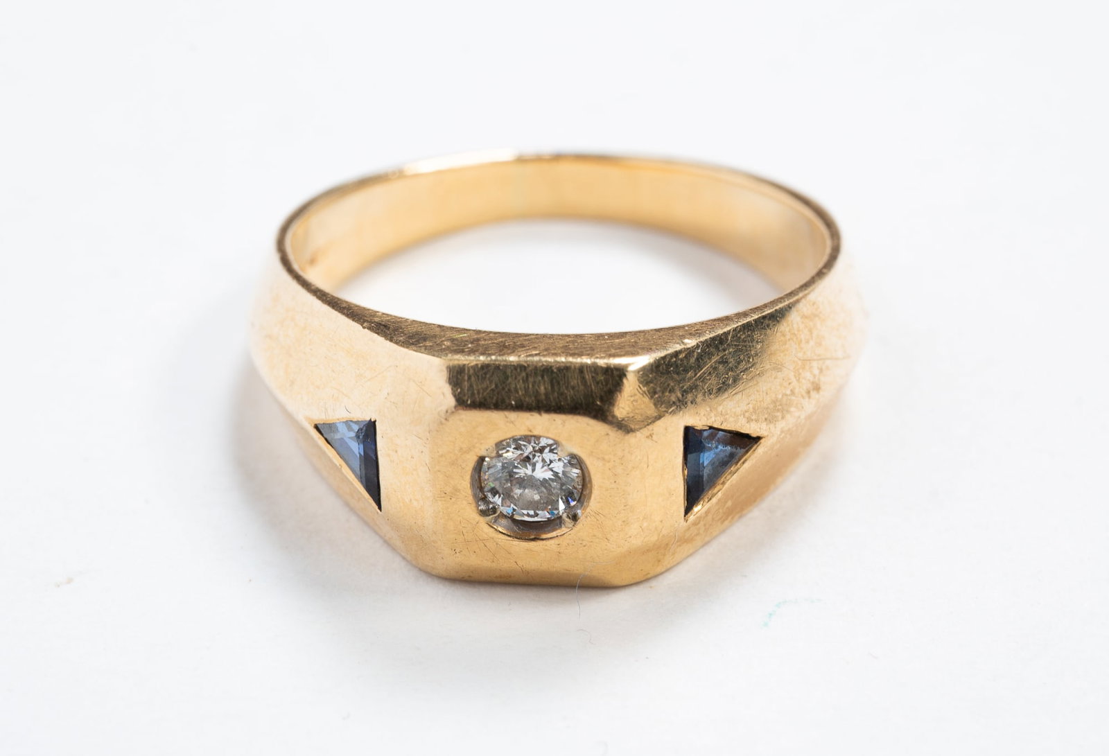 14K GOLD AND DIAMOND SAPPHIRE RING. (1 of 3)