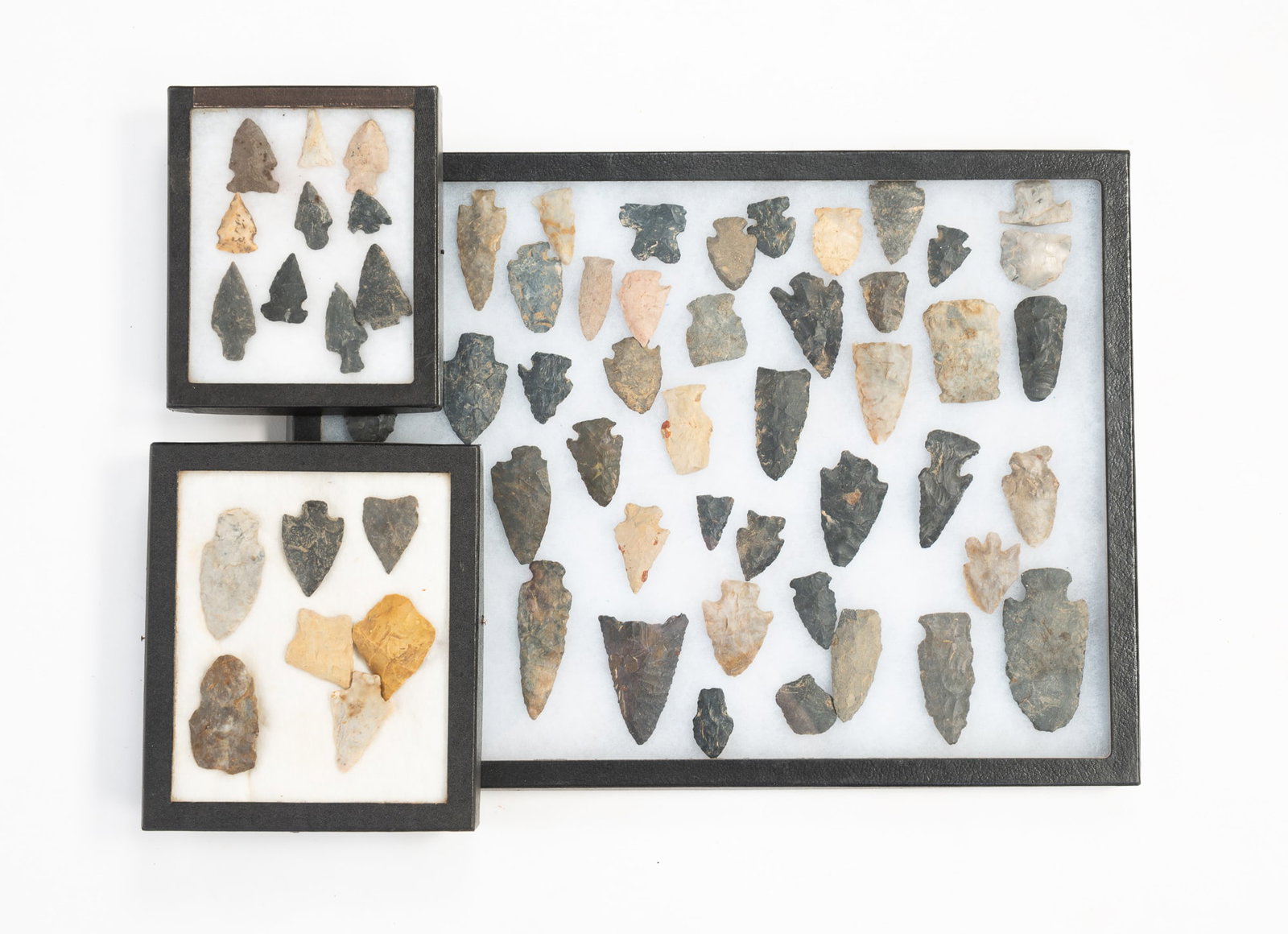 LARGE GROUP OF NATIVE AMERICAN POINTS. (1 of 6)