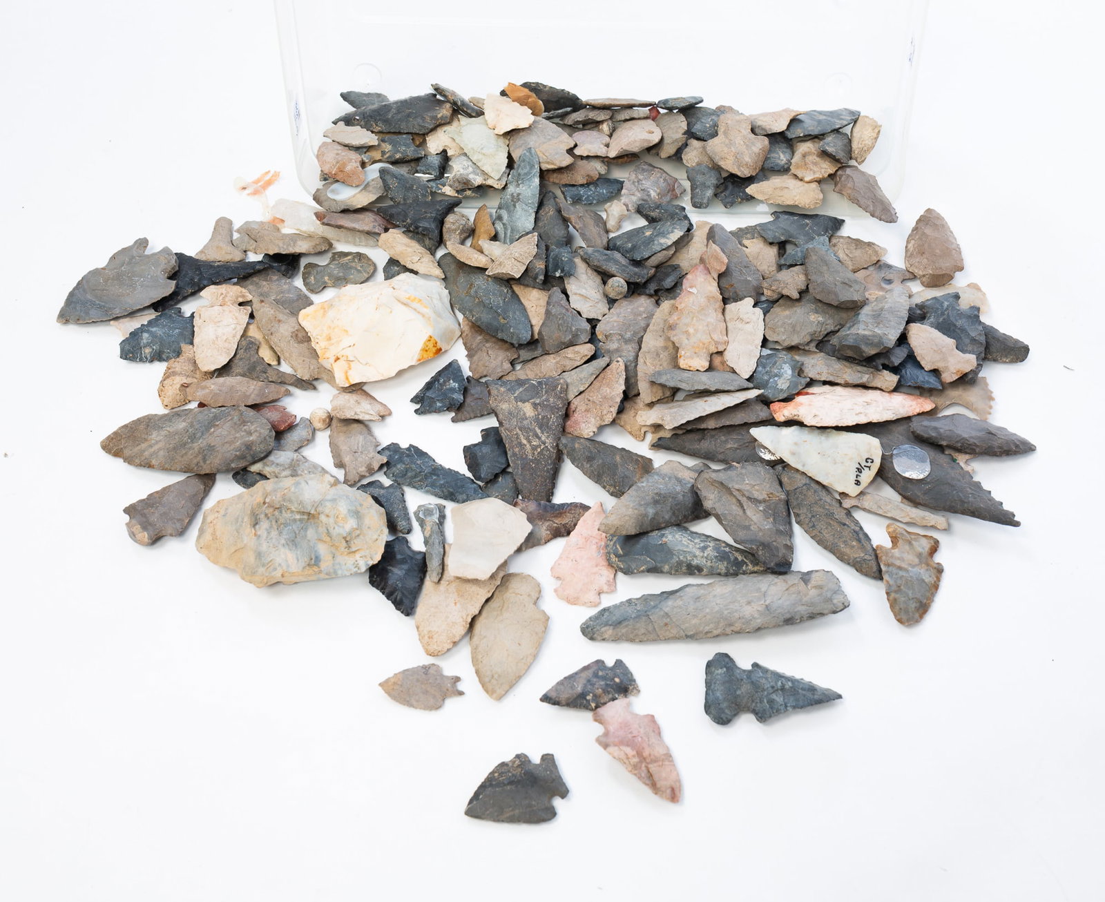 COLLECTION OF NATIVE AMERICAN STONE ITEMS. (1 of 2)