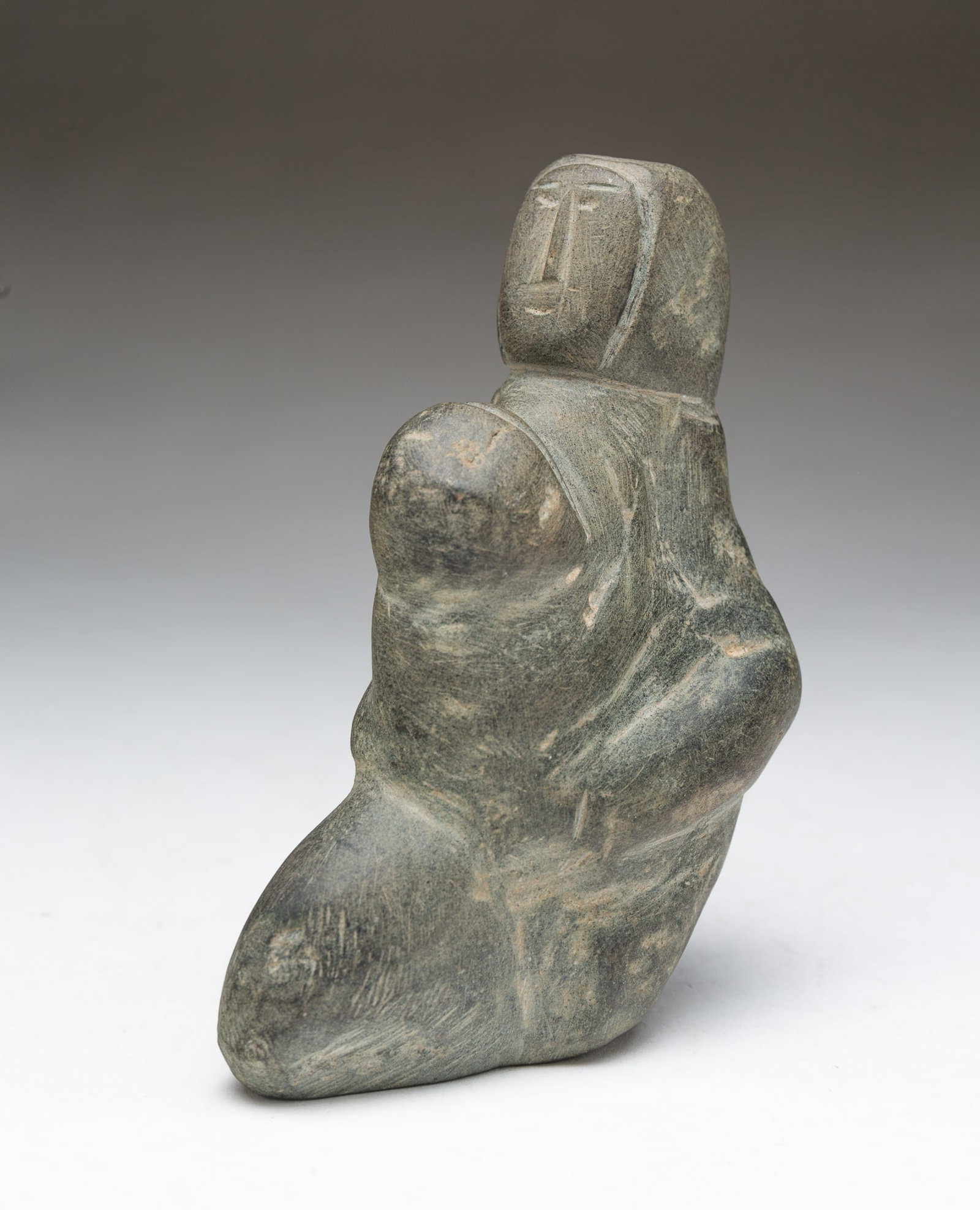 INUIT SOAPSTONE CARVING. (1 of 5)
