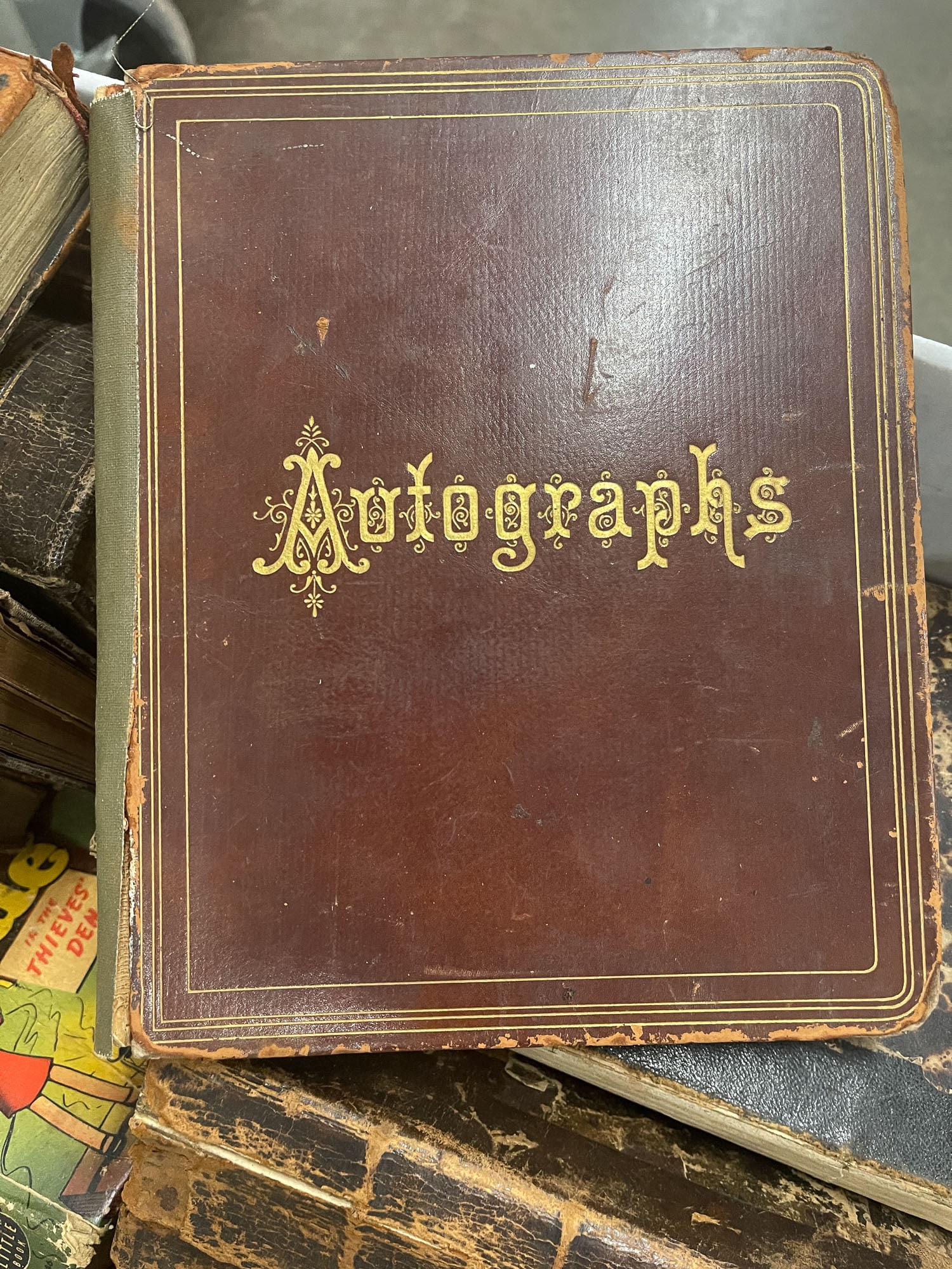 GROUP OF BOOKS INCLUDING LEATHER-BOUND EXAMPLES. (1 of 11)