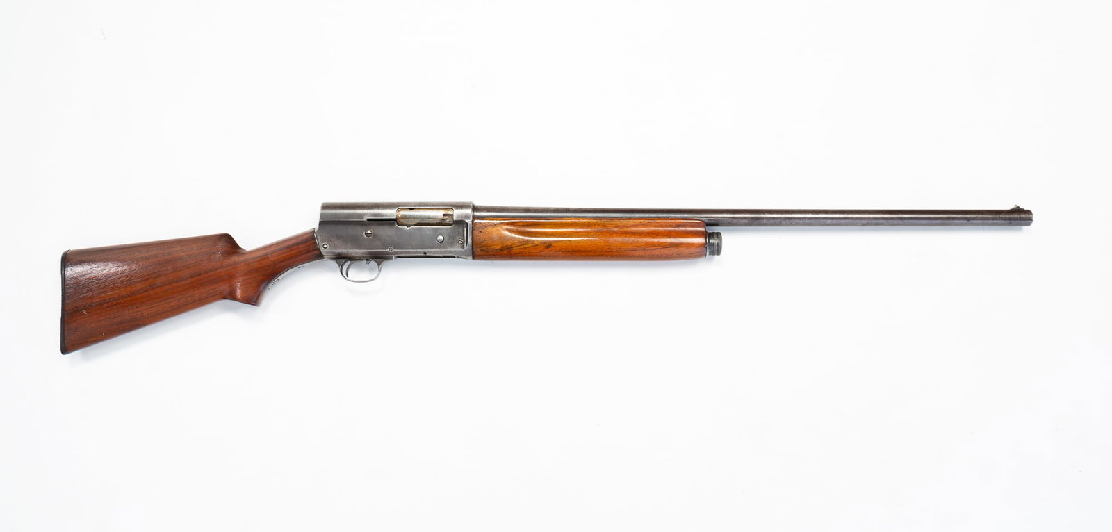 REMINGTON MODEL SEMIAUTOMATIC 12-GAUGE SHOTGUN. (1 of 6)
