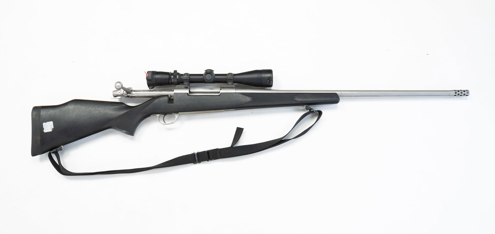 WEATHERBY MARK V .300 CALIBER RIFLE WITH SCOPE. (1 of 5)