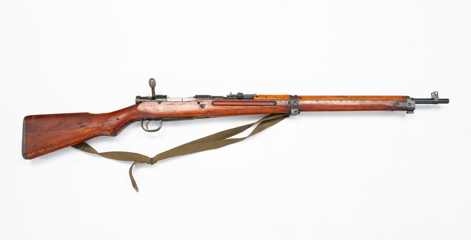 JAPANESE WORLD WAR II TYPE 99 ARISAKA BOLT ACTION RIFLE. (1 of 7)