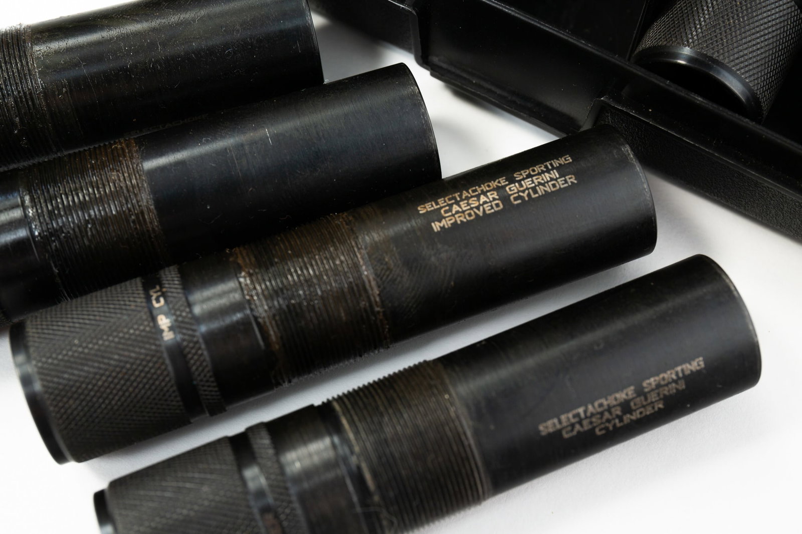 EIGHT CAESAR GUERINI CHOKE TUBES. - 2