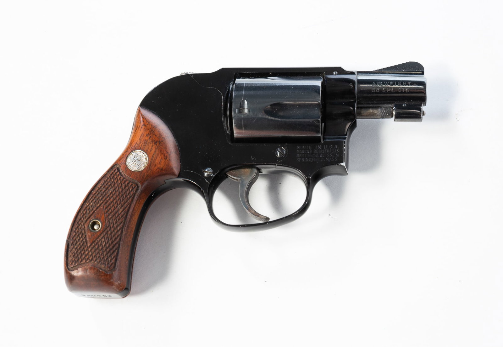 SMITH & WESSON "AIRWEIGHT" .38 SPECIAL FIVE SHOT REVOLVER. (1 of 4)