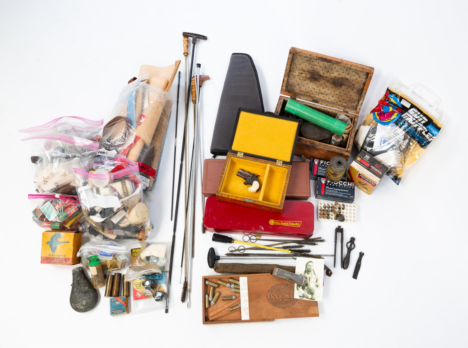 GROUP OF GUN AND GUN-RELATED ACCESSORIES. (1 of 11)