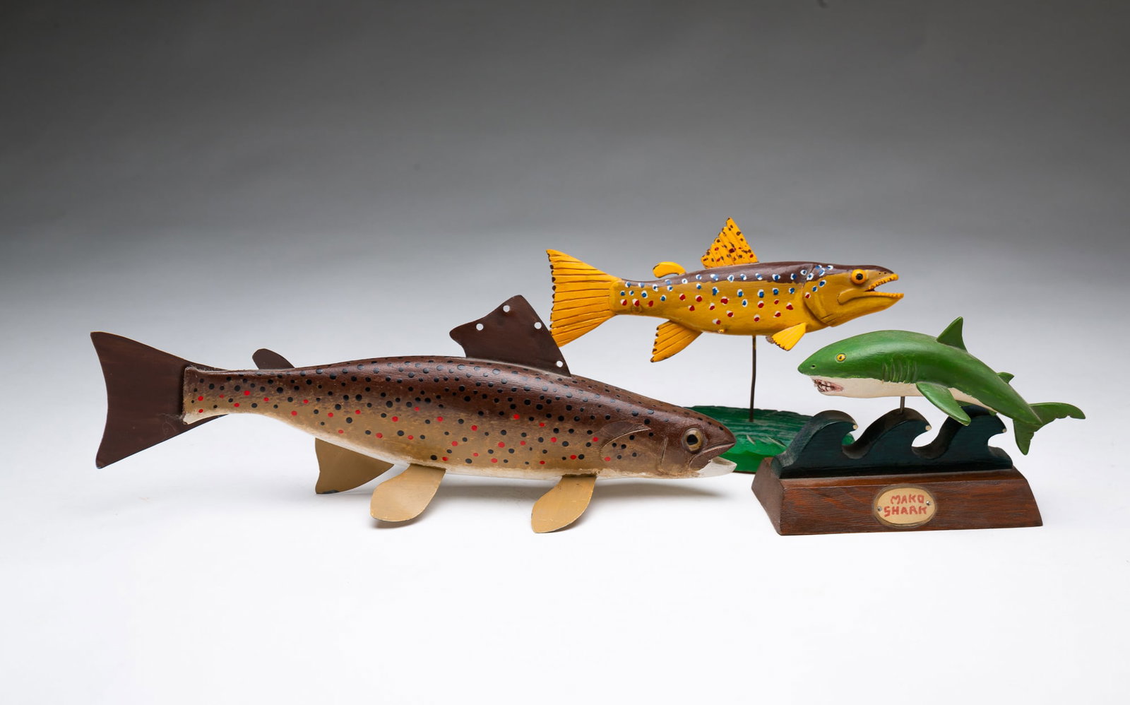 THREE FOLKSY CARVED AND PAINTED ANIMALS. (1 of 7)