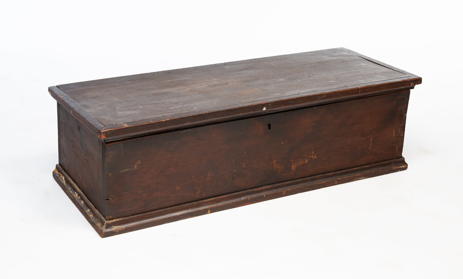 AMERICAN POPLAR CARPENTER'S CHEST FILLED WITH SCOTTISH TOOLS. (1 of 5)