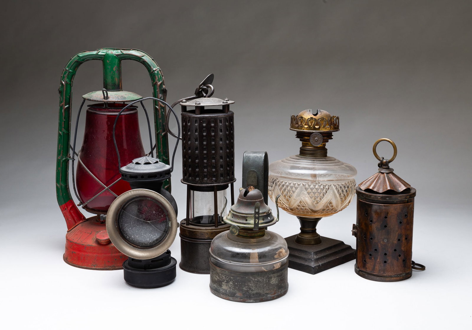 SIX AMERICAN LAMPS, INCL. DIETZ AND KOEHLER. (1 of 7)