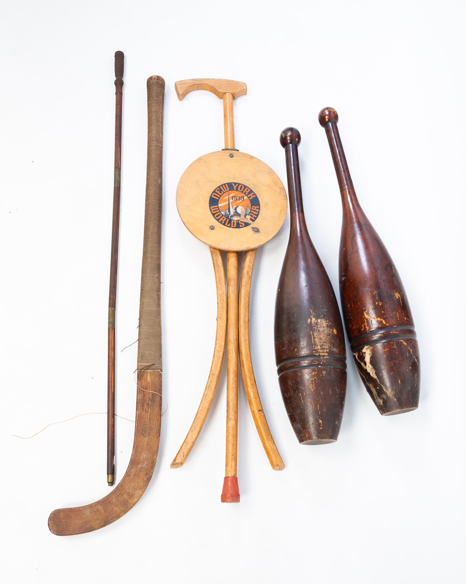 ECLECTIC SPORTSMAN'S LOT, INCL. PAIR OF HARDWOOD JUGGLING PINS. (1 of 7)