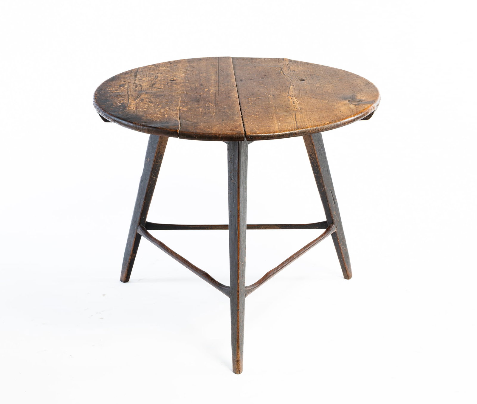 VERMONT PINE AND OAK CRICKET TABLE. (1 of 3)