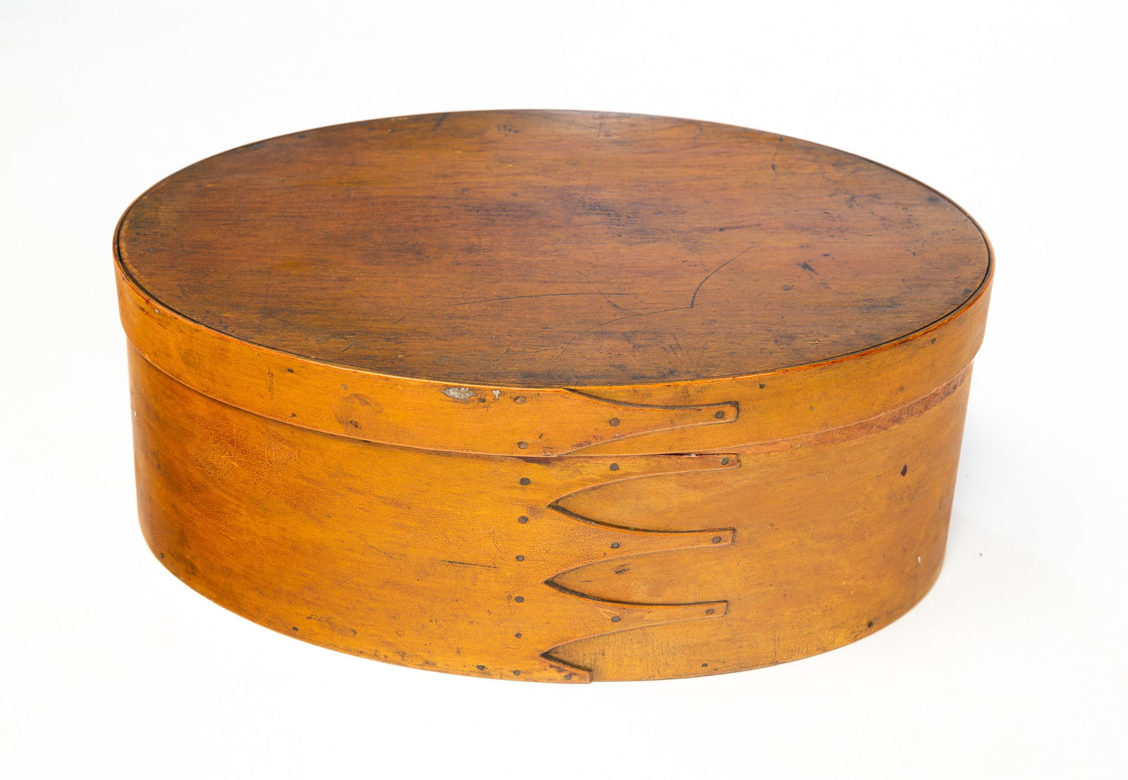 FINE LARGE OVAL MOUNT LEBANON, NEW YORK OVAL SHAKER BENTWOOD PANTRY BOX WITH FINGER JOINTS AND (1 of 4)