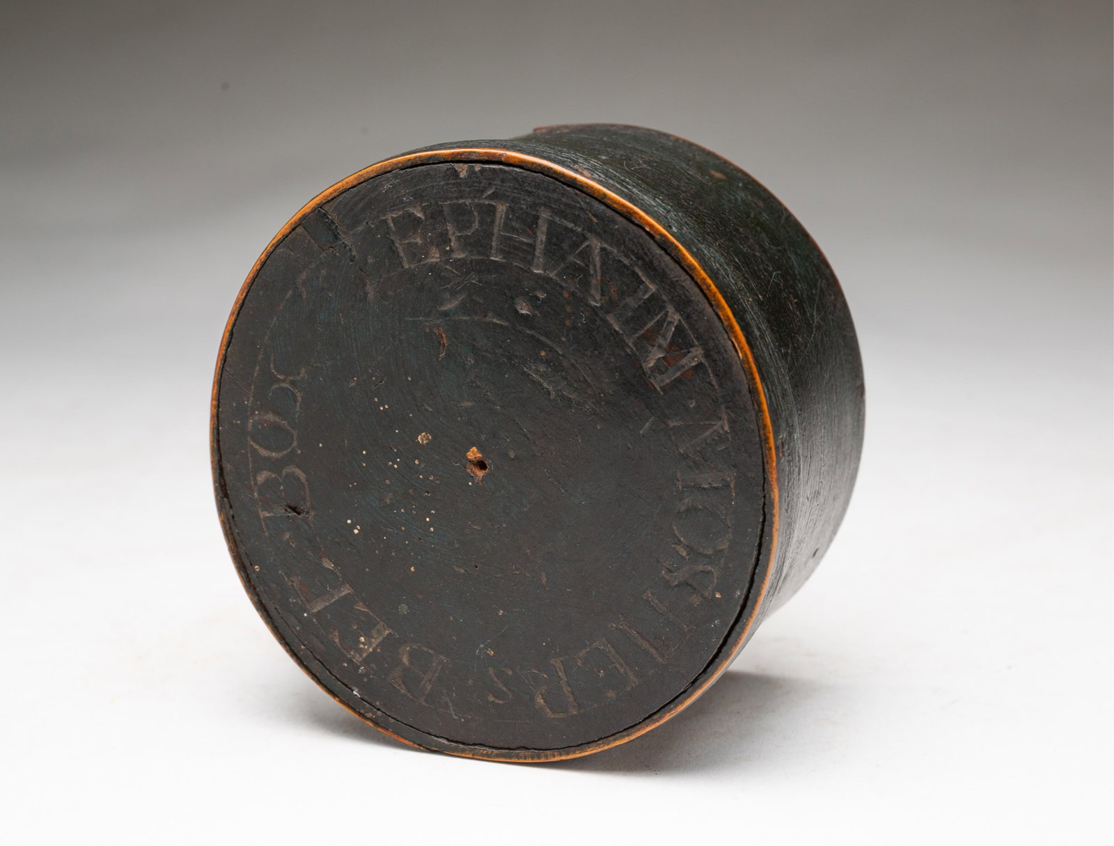 DIMINUTIVE SHAKER BENTWOOD BOX WITH ORIGINAL BLUE PAINT AND INCISED LID "EPHAIN MOSHER'S BEE BOX." (1 of 5)
