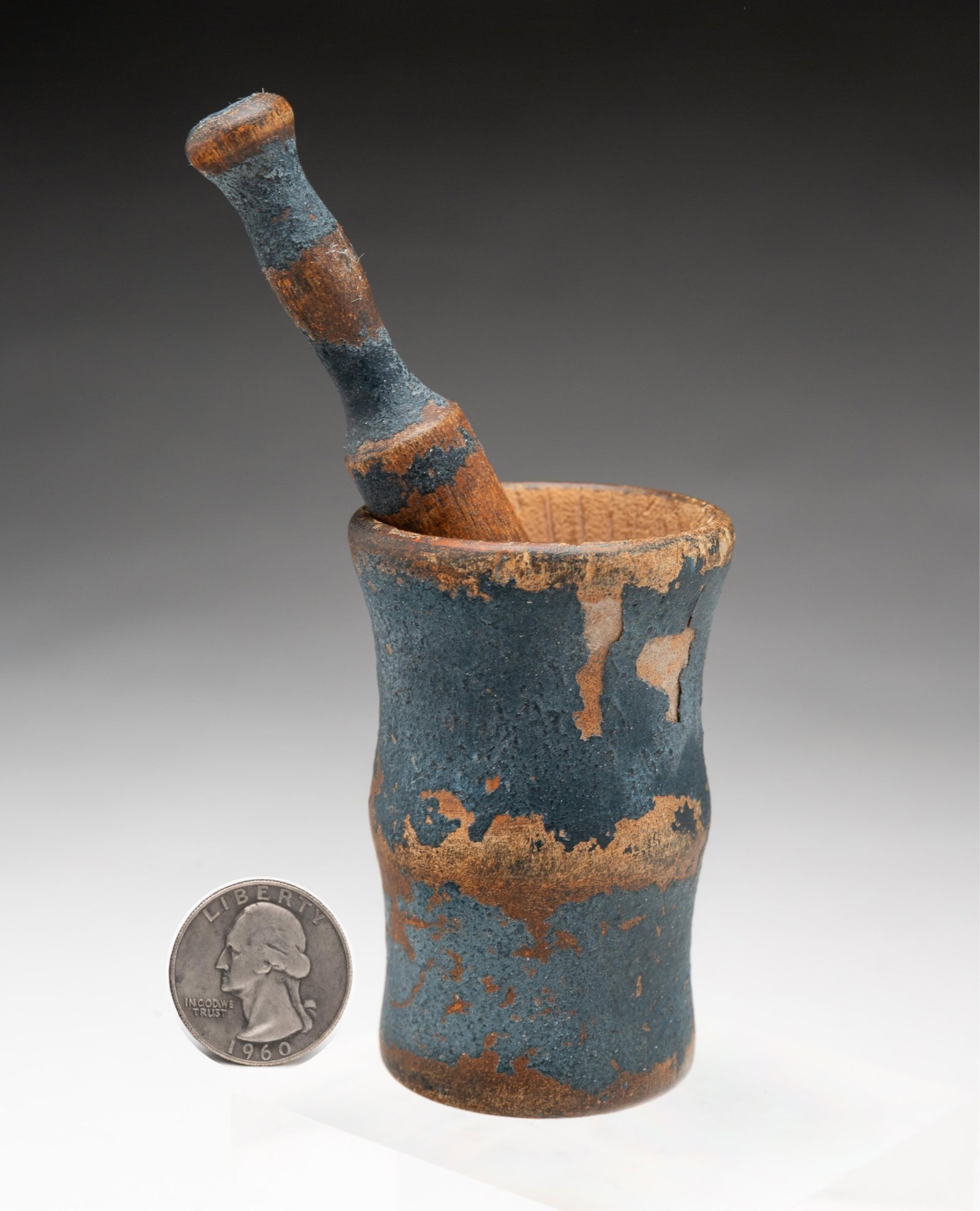 WONDERFUL MINIATURE TURNED MORTAR AND PESTLE IN ORIGINAL ROBIN'S EGG BLUE PAINT. (1 of 5)