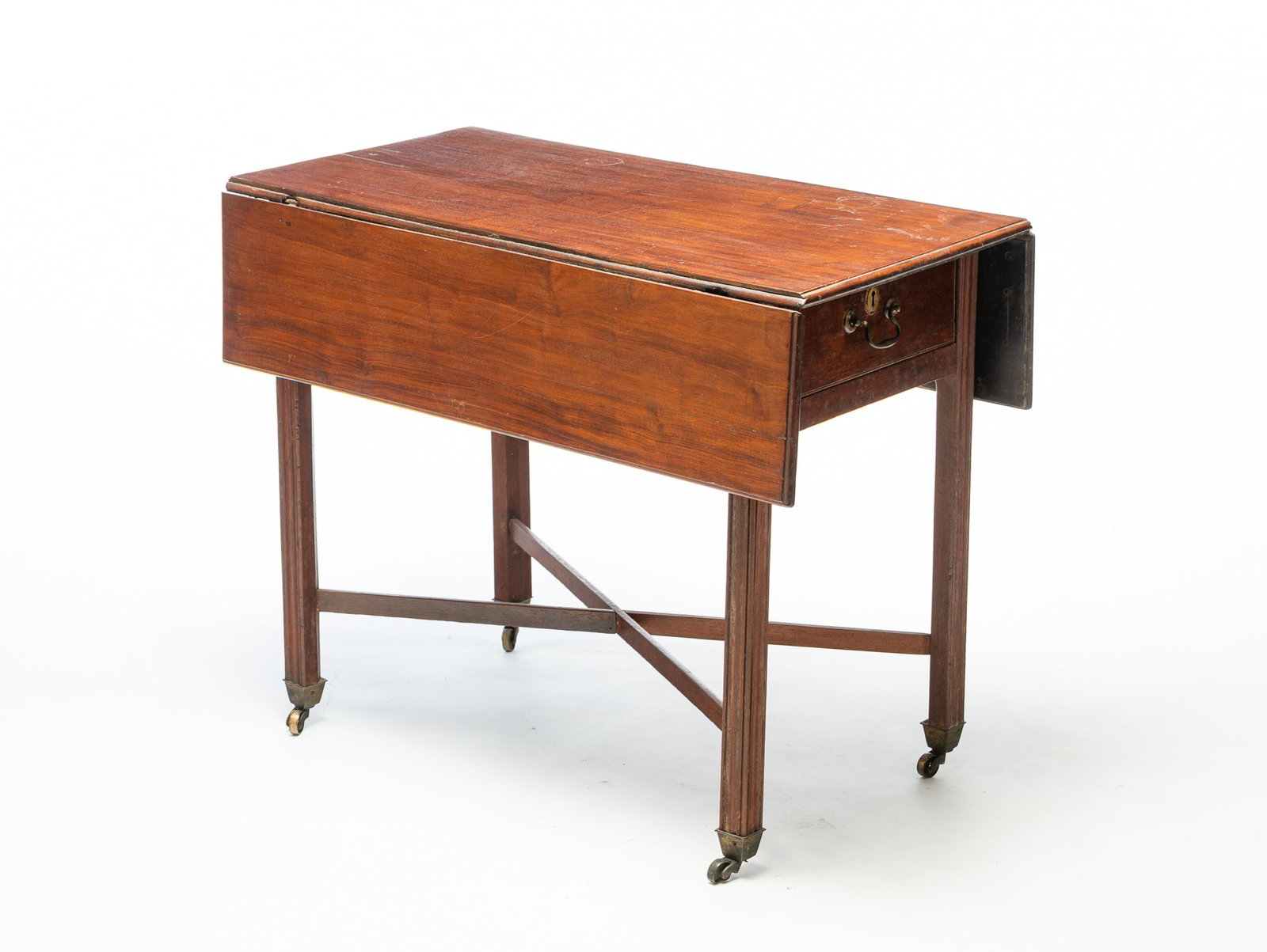NEW ENGLAND CHIPPENDALE MAHOGANY PEMBROKE TABLE. (1 of 5)