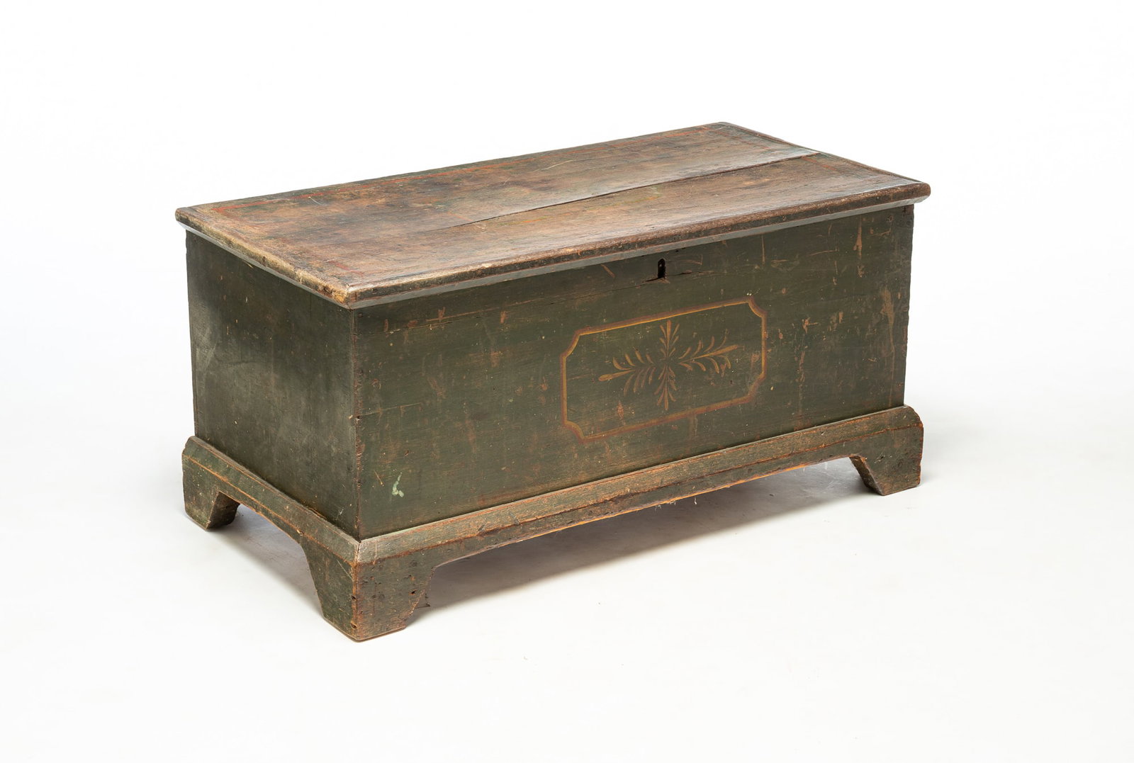 PAINT-DECORATED BLANKET CHEST. (1 of 7)