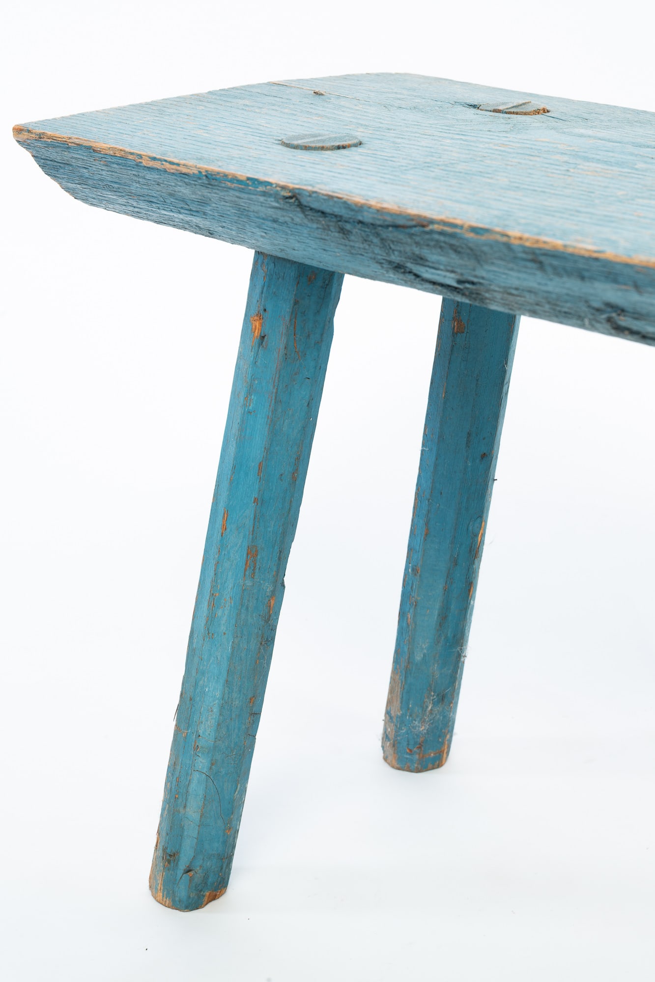 PRIMITIVE BLUE-PAINTED LOG BENCH. - 3