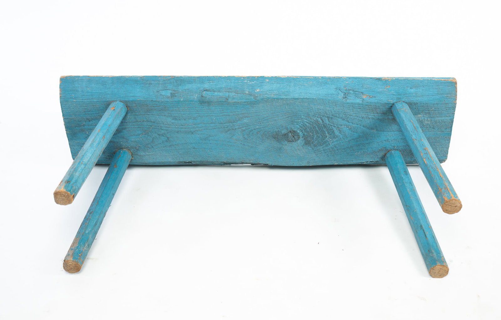 PRIMITIVE BLUE-PAINTED LOG BENCH. - 4