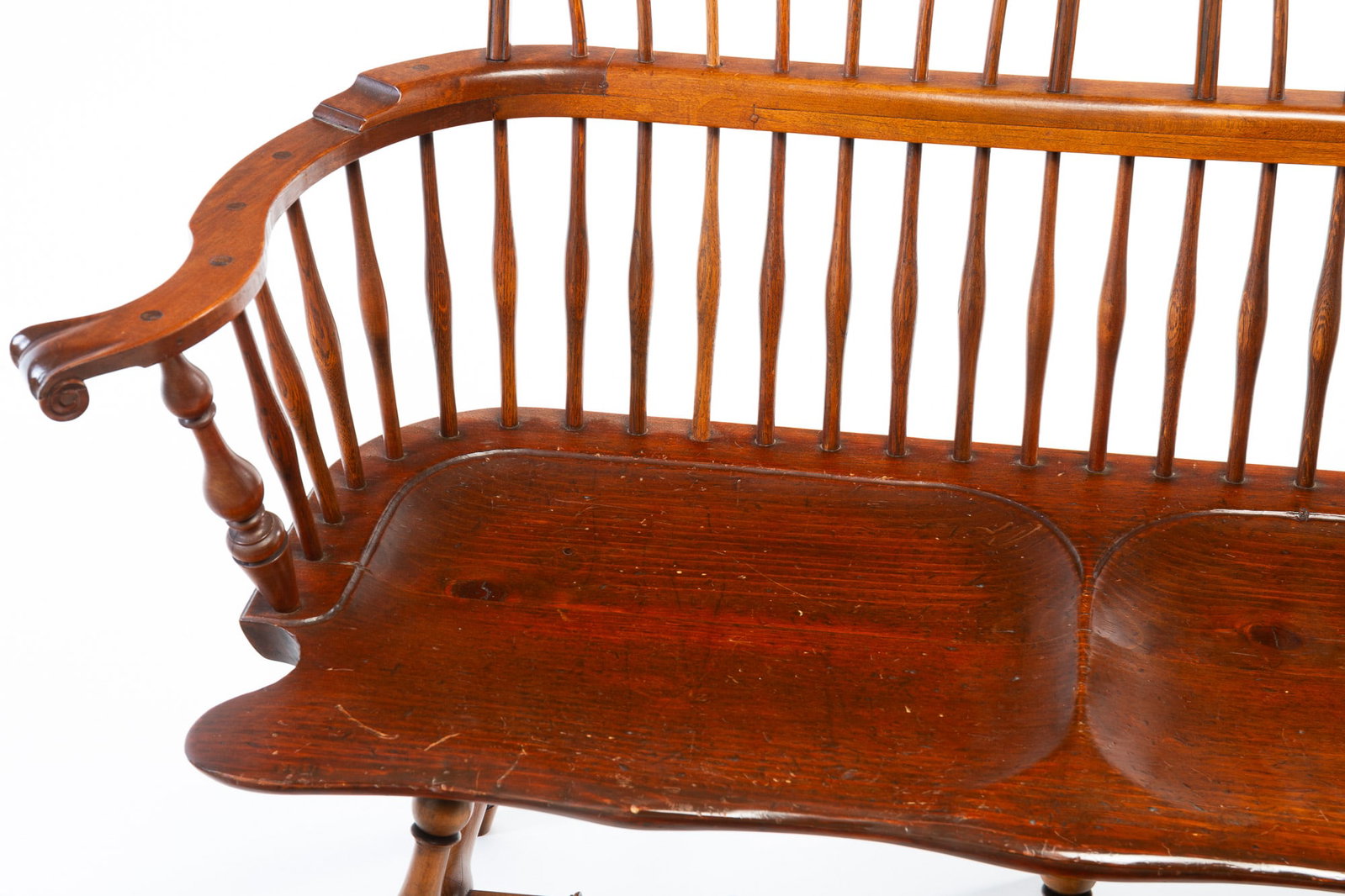 WINDSOR SACK BACK SETTEE. - 3