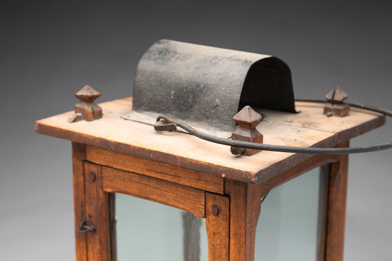 WOOD BARN LANTERN. - 4