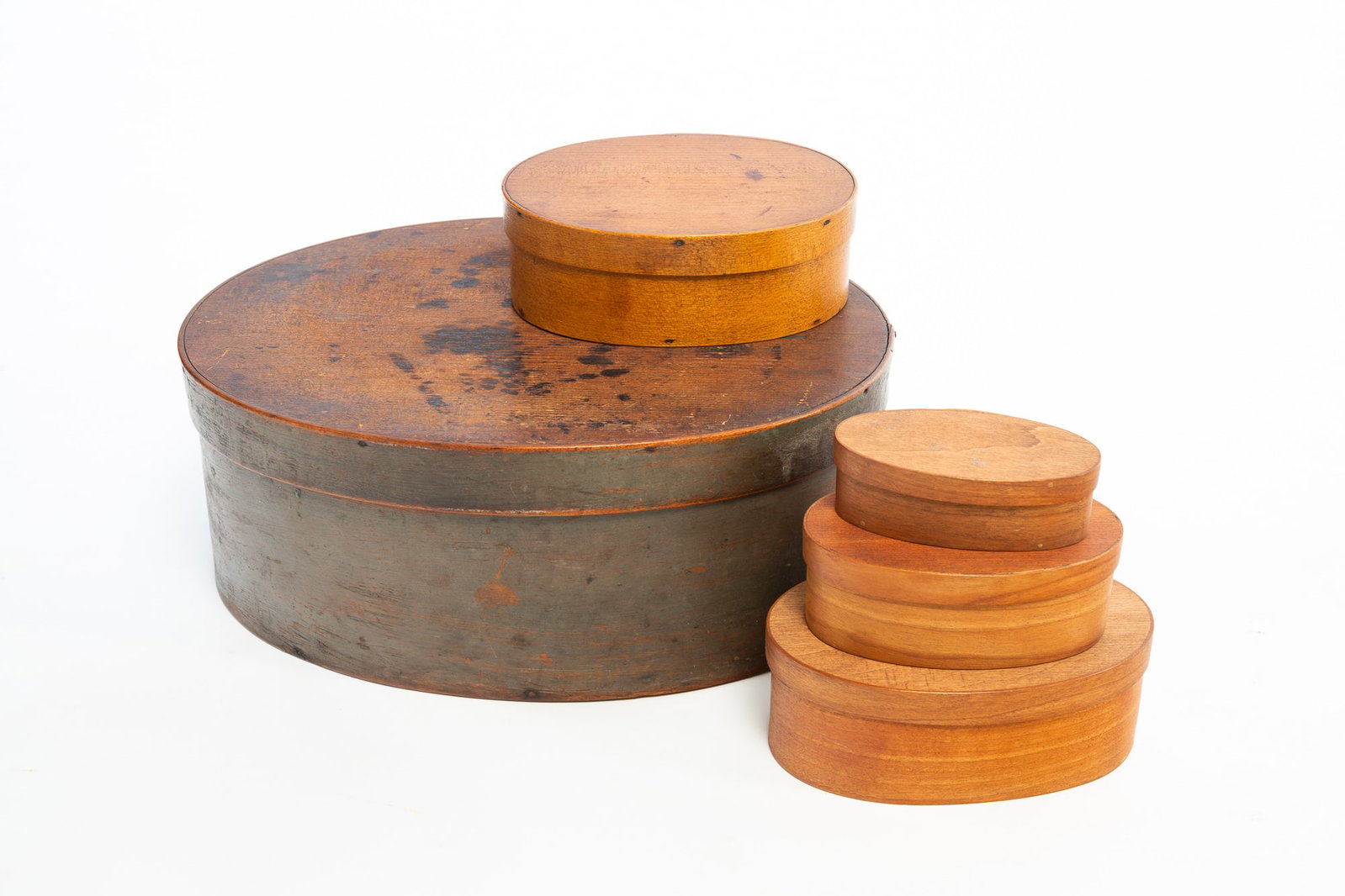 FIVE OVAL BENTWOOD STORAGE BOXES. - 2