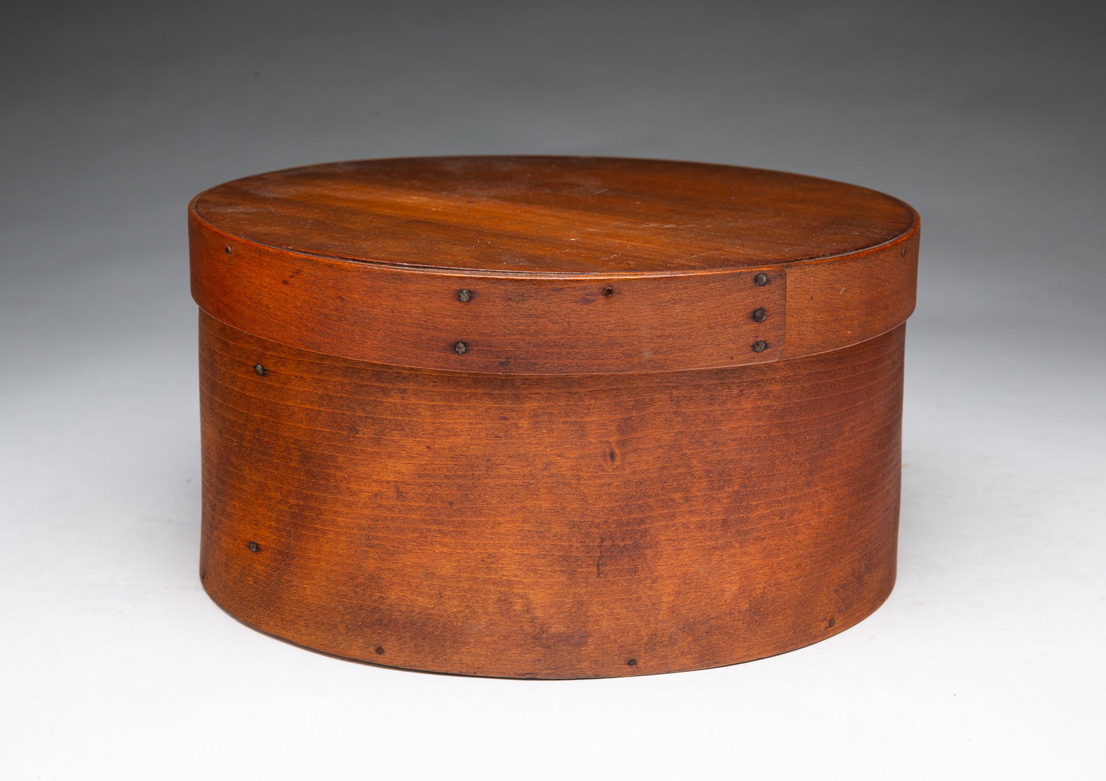 BENTWOOD SPICE BOX WITH EIGHT SPICE CANISTERS. (1 of 5)