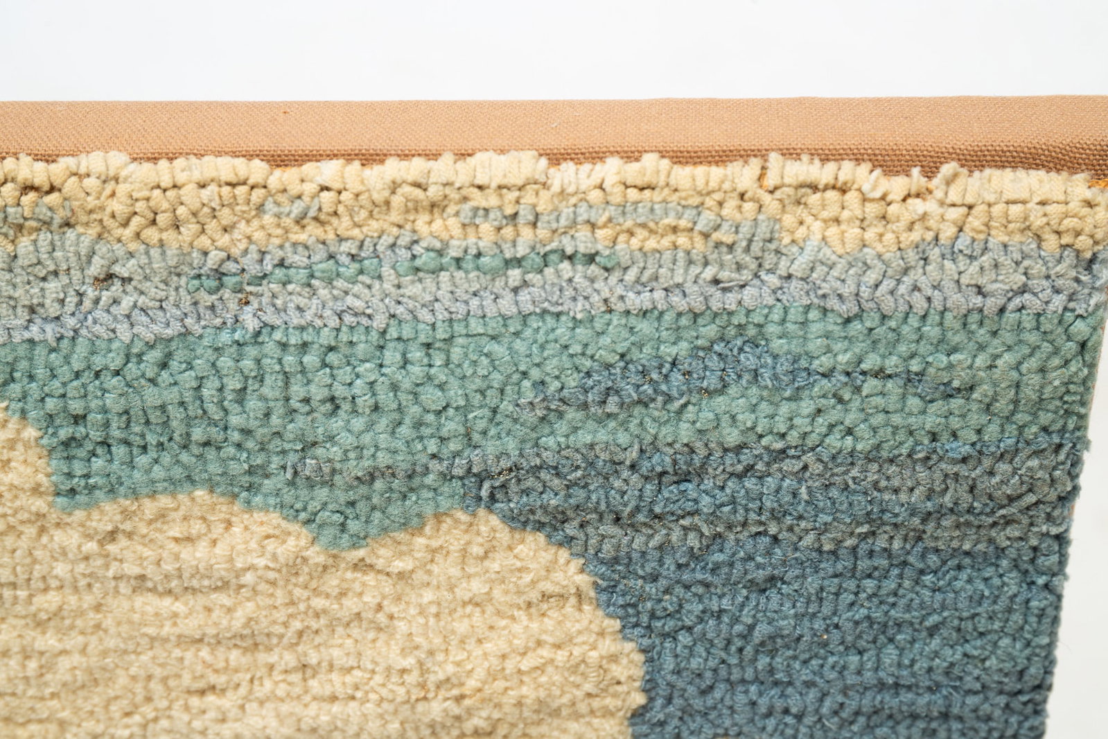 HOOKED RUG WITH STEAM ENGINE SCENE. - 3