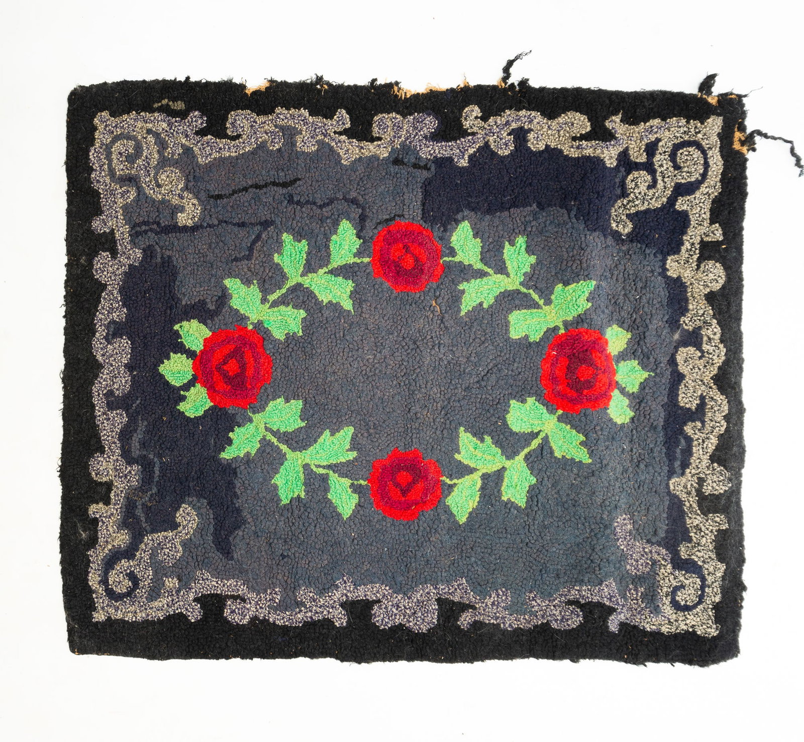 HOOKED RUG WITH ROSES AND SCROLLS. (1 of 5)
