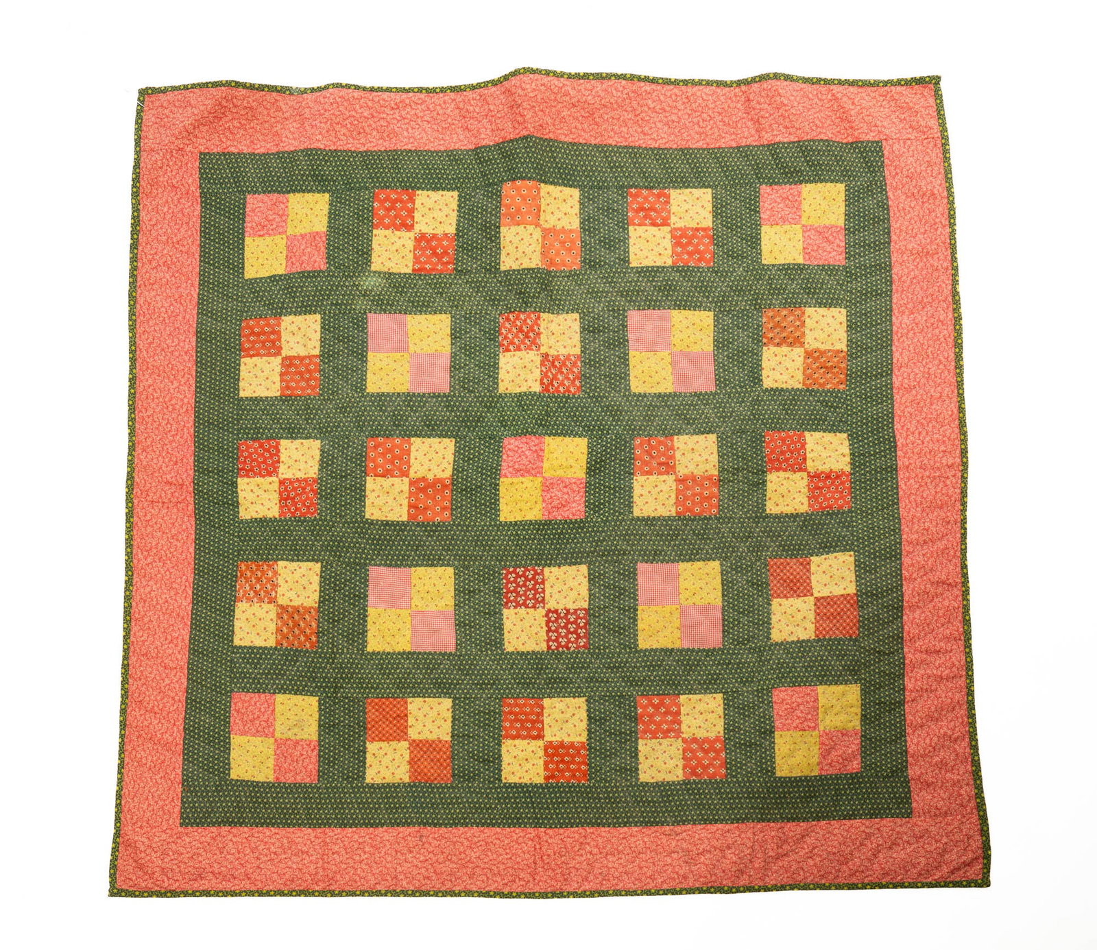 PIECE WORK CRIB QUILT. (1 of 4)