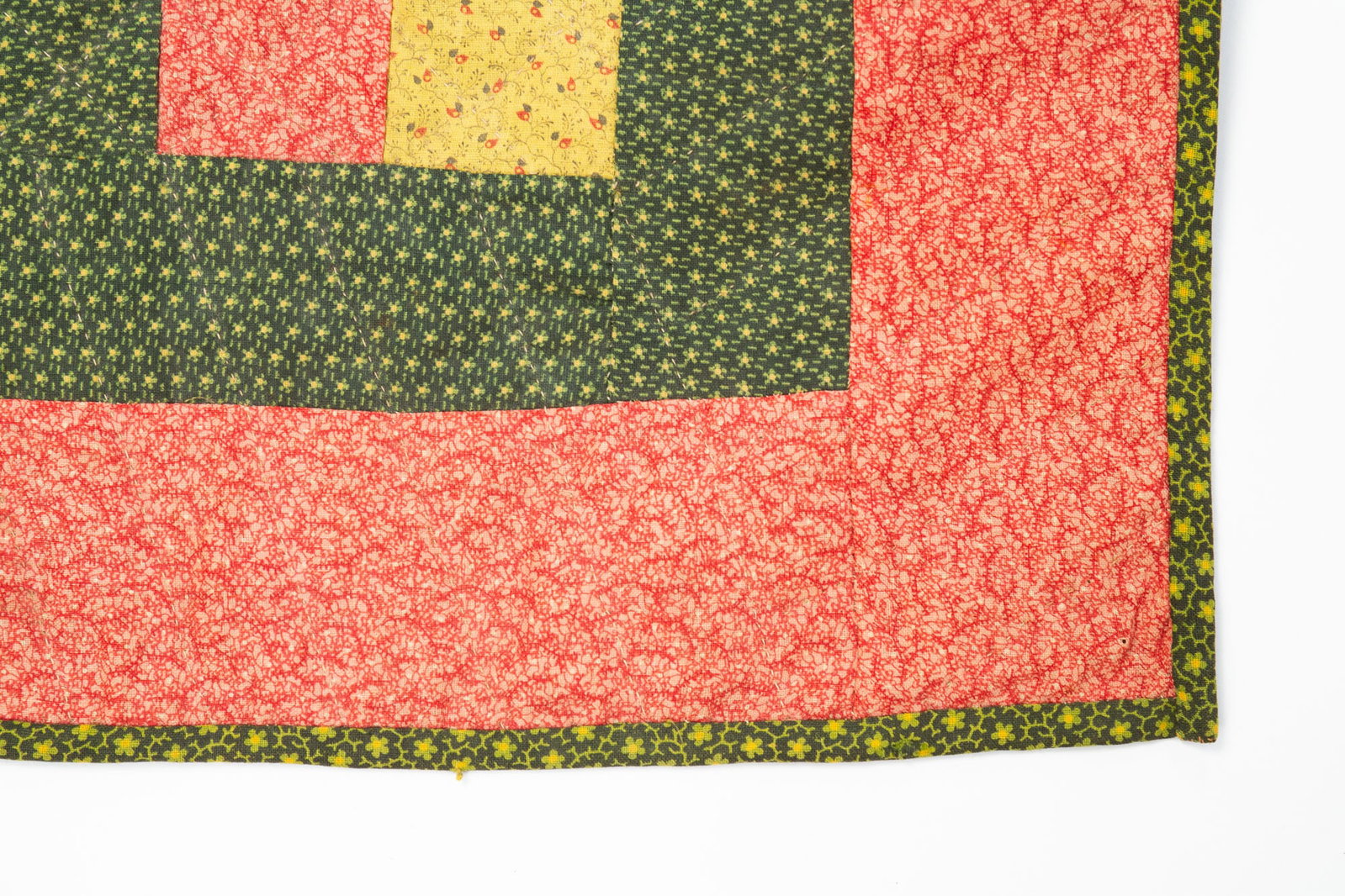 PIECE WORK CRIB QUILT. - 3