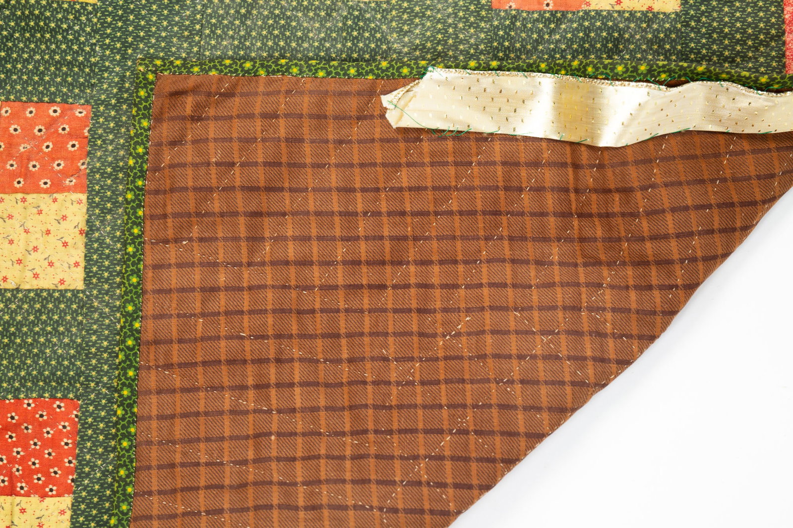 PIECE WORK CRIB QUILT. - 4