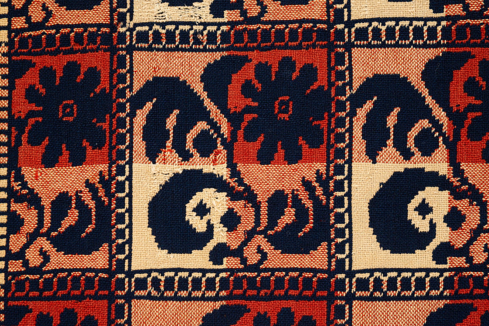 THREE JAQUARD COVERLETS. - 7