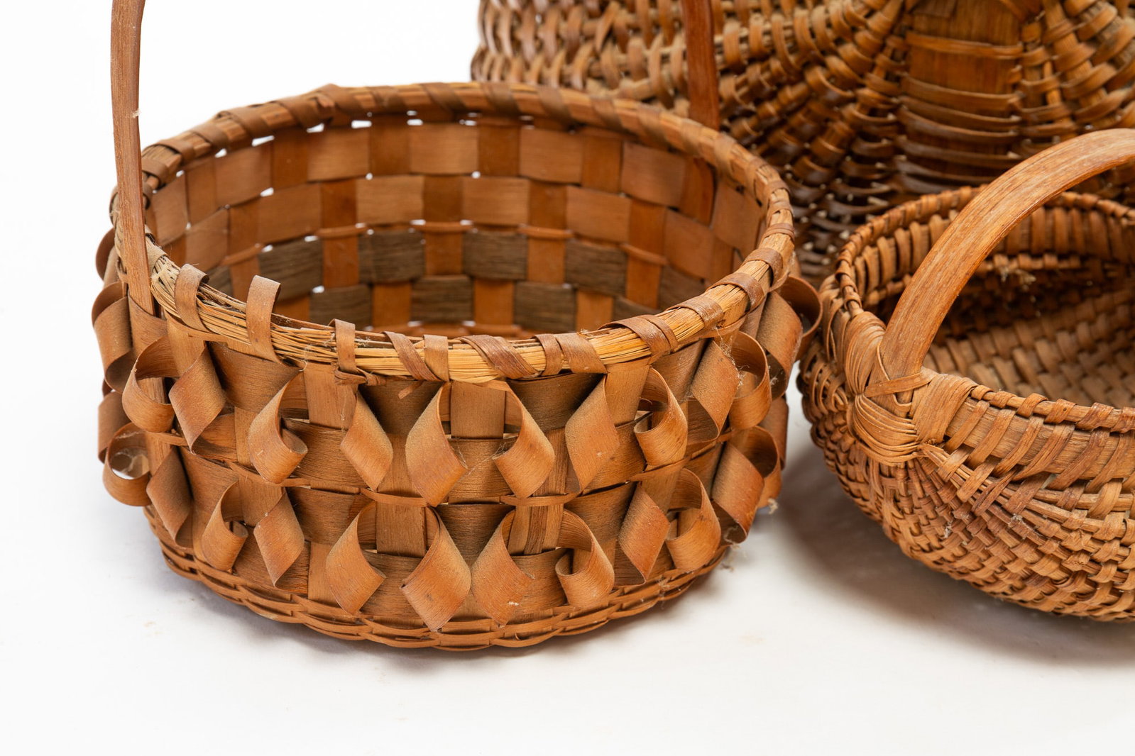 THREE SPLINT WOVEN BASKETS. - 2