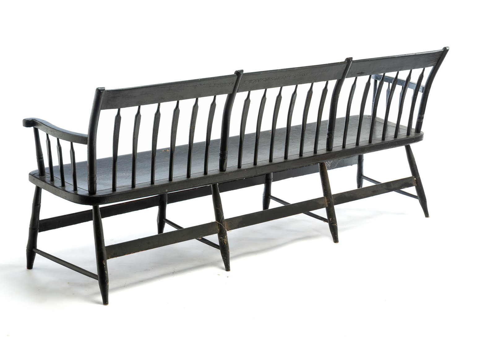 EBONIZED ARROW-BACK WINDSOR SETTEE. - 4