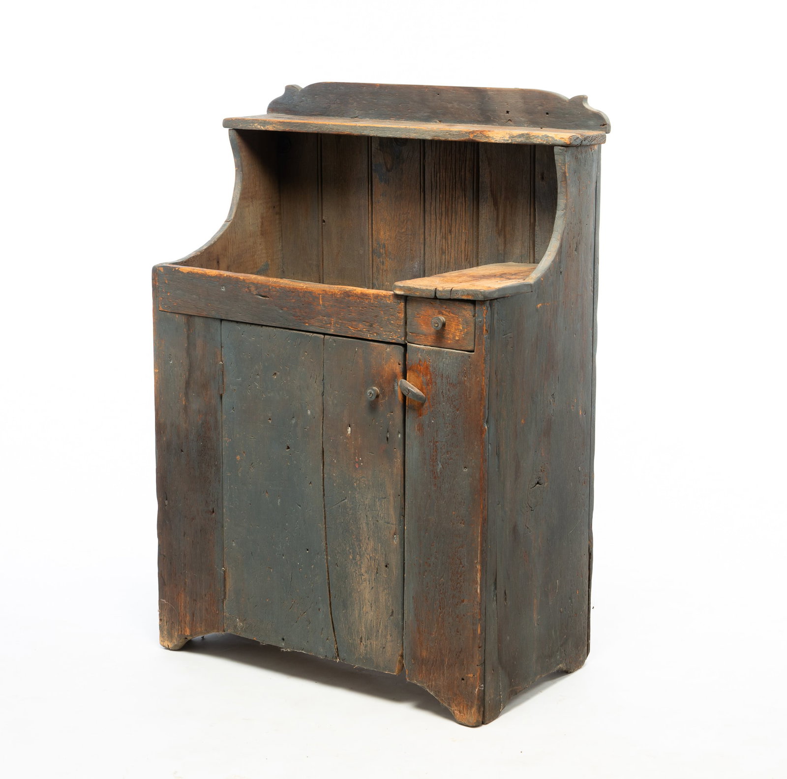 DIMINUTIVE HIGH-BACK DRY SINK IN ORIGINAL GREY PAINT. (1 of 5)