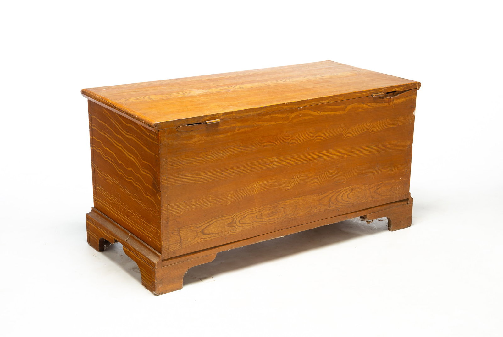 GRAIN-PAINTED BLANKET CHEST. - 6