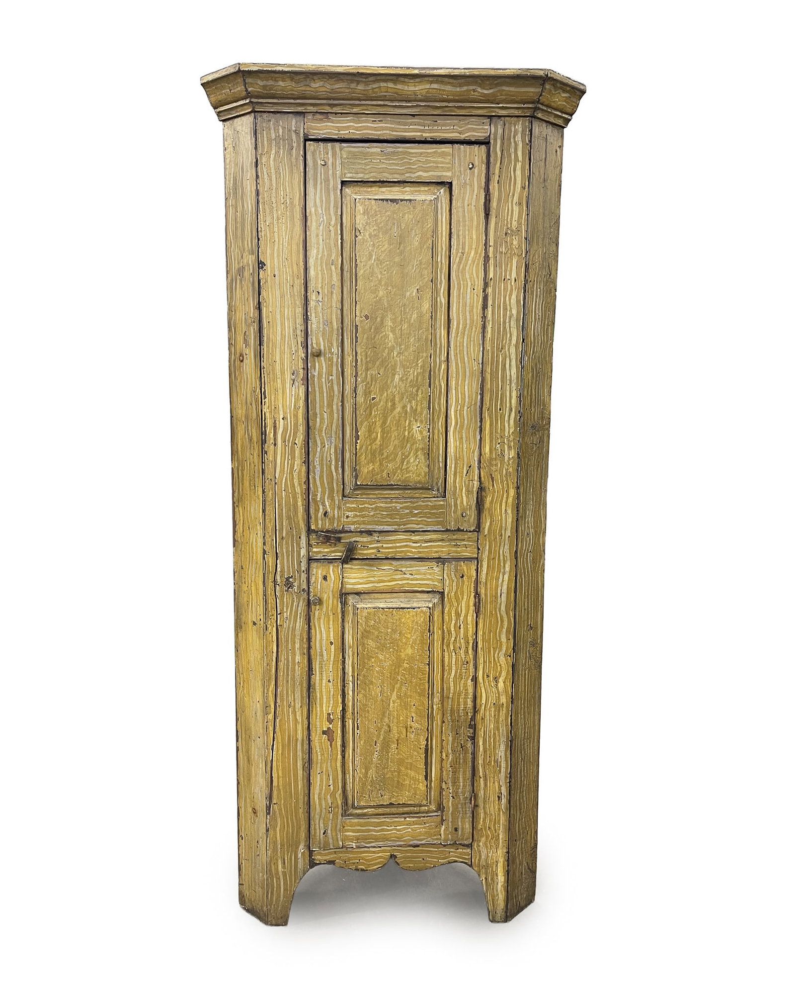 CORNER CUPBOARD WITH ORIGINAL GRAIN-PAINTED DECORATION. (1 of 5)