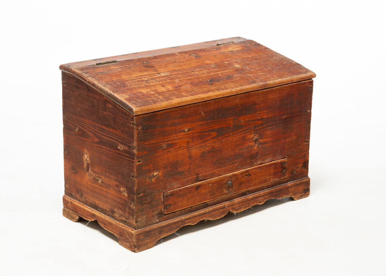 DIMINUTIVE SLANT LID BIN IN REDDISH-BROWN FINISH. (1 of 6)
